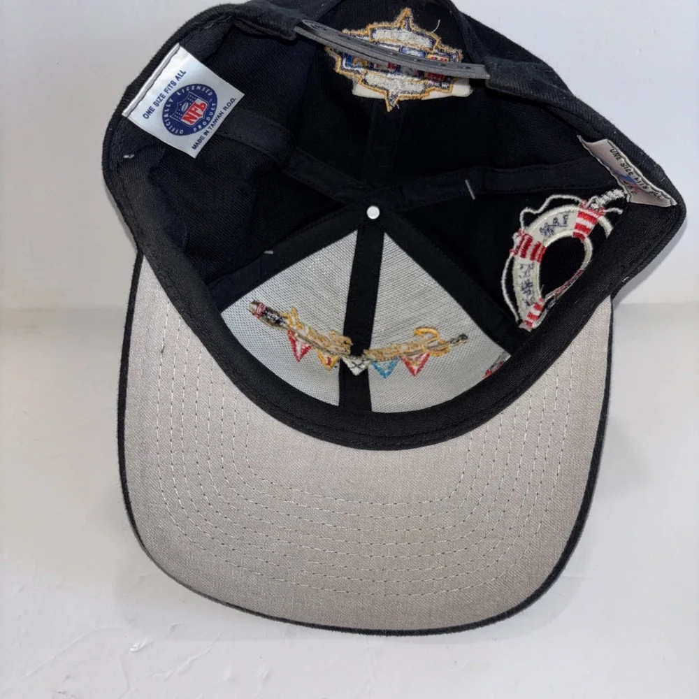 Denver Broncos Super Bowl XXXII Logo Athletic Snapback Locker Room Hat Damaged